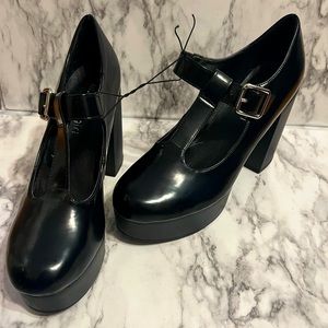 Size 7 New Madden Girl Platform Maryjanes.